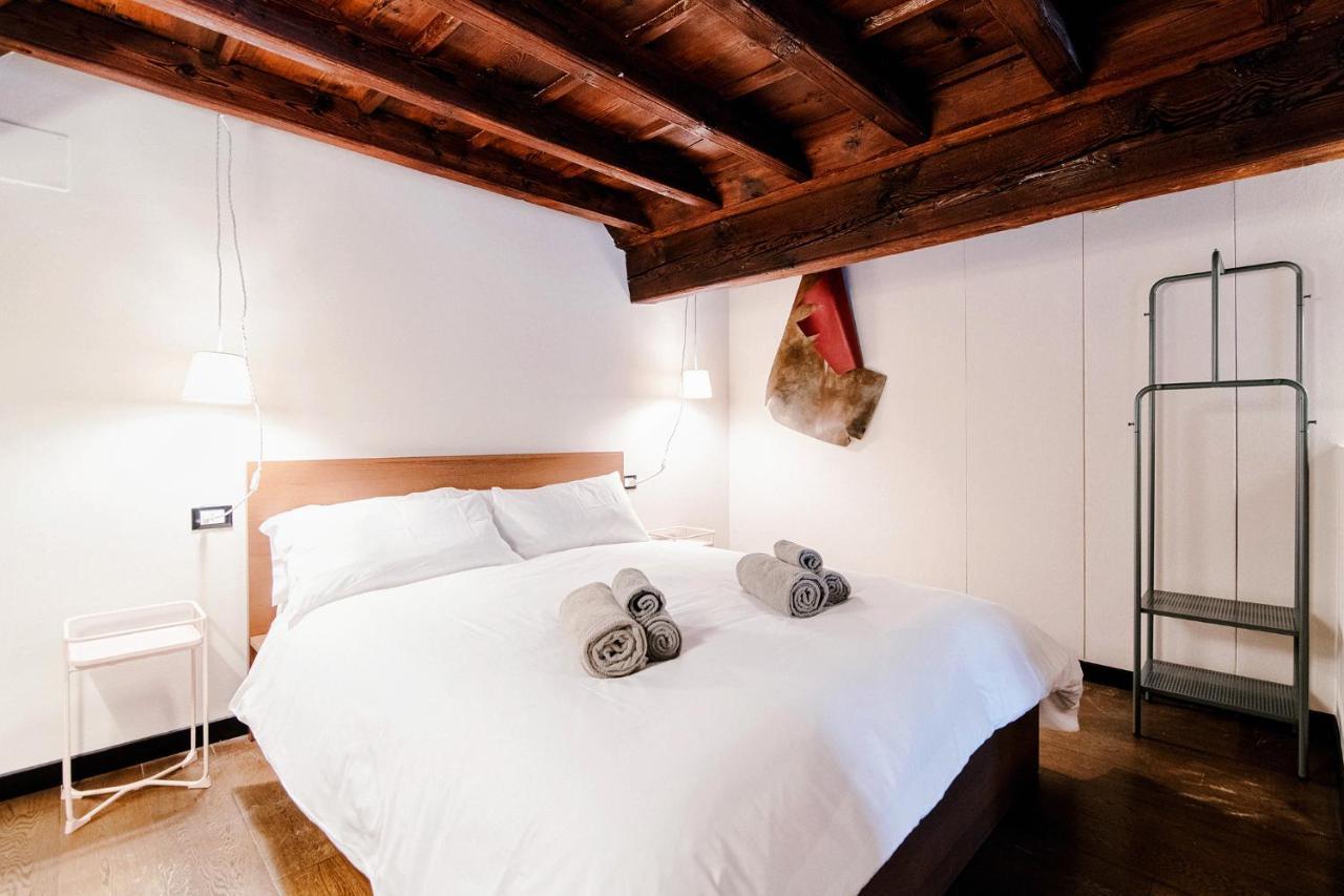 Apartamento Palazzo Del Pero - The House Of Travelers Como Exterior foto